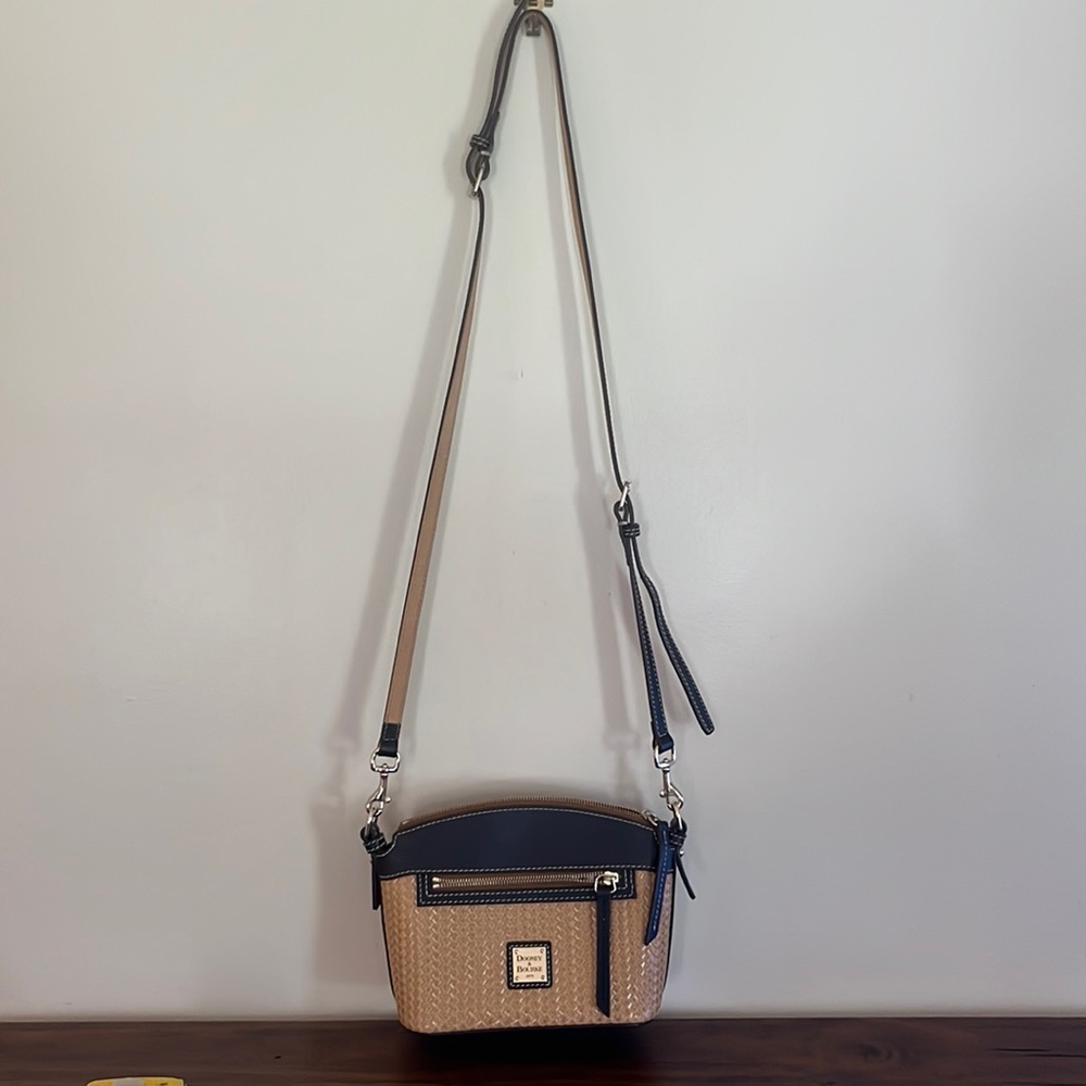 Crossbody Dooney and bourke